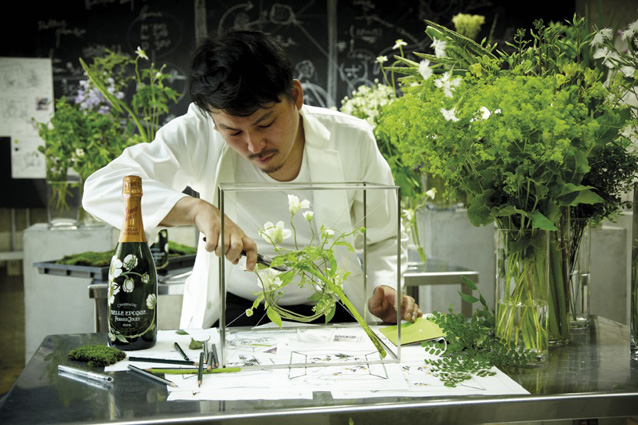 Makoto Azuma et l'art de l'Ikebana pour la cuvée Belle Epoque de Perrier-Jouët