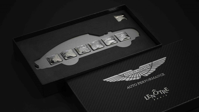 Les sept fèves collector Aston Martin de la galette des Rois du traiteur français Lenôtre